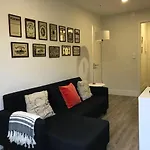 Romantic Renewed 1 Bedroom Apartment in Avenida de Roma